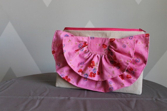 Vintage Ruffle Clutch - Pretty Pink