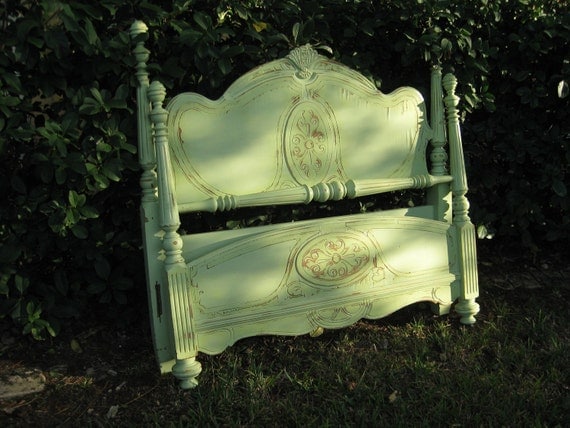 Shabby chic vintage cottage full size bed