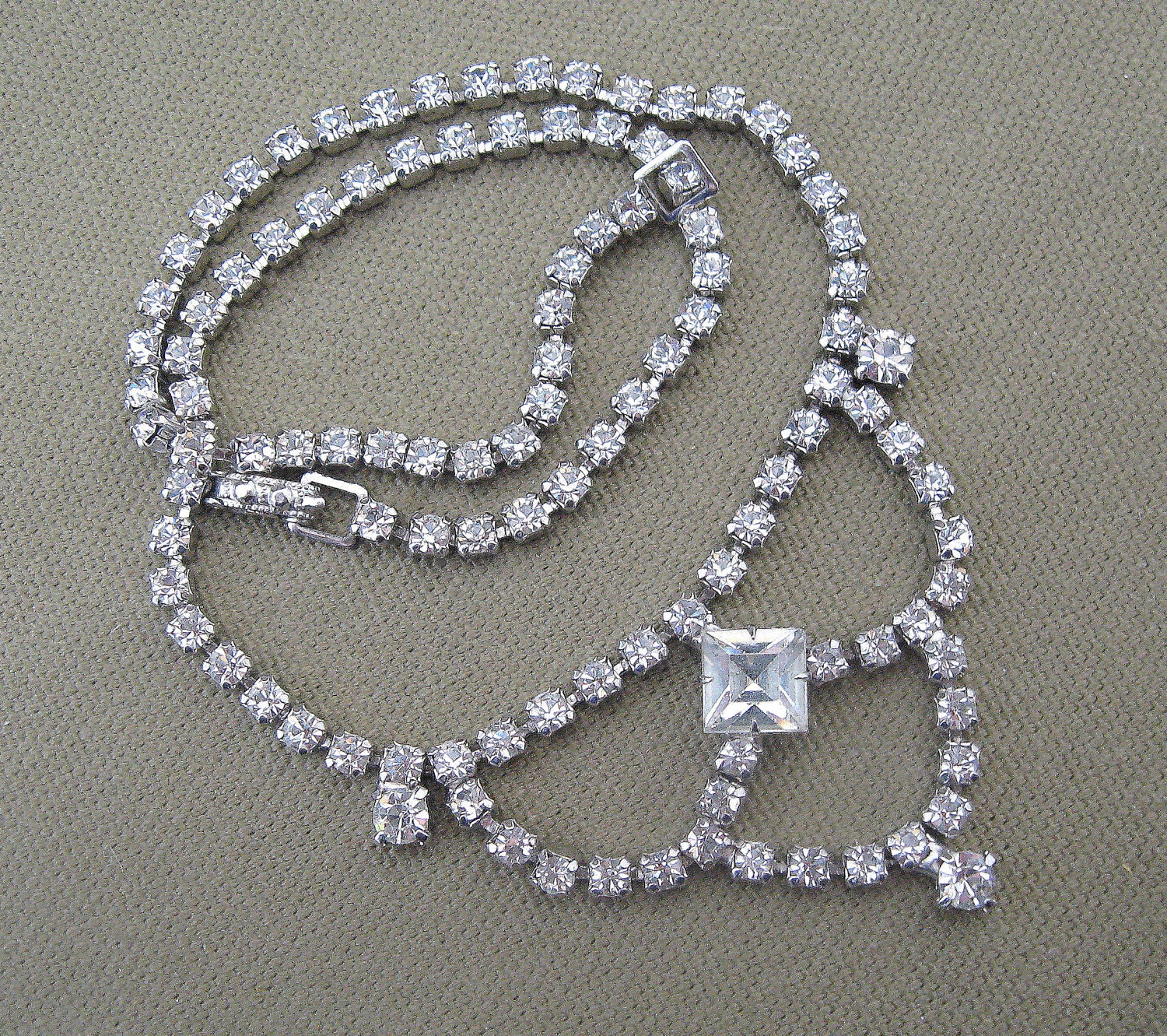 D'VER'S NY Signed Rhinestone Vintage Necklace