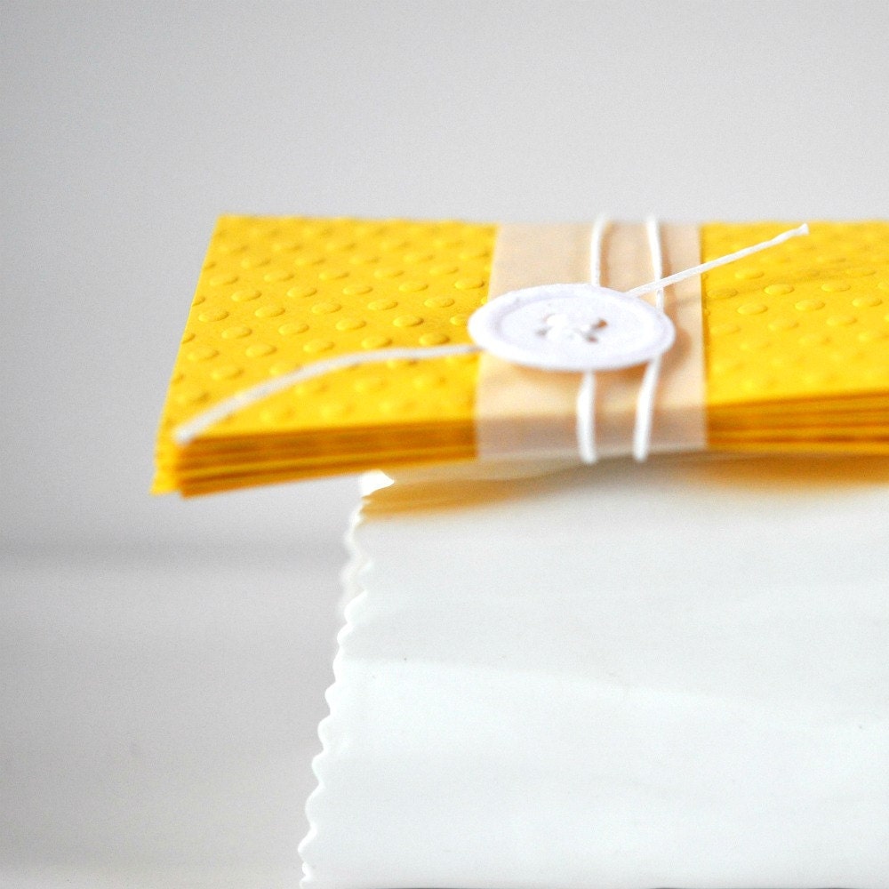 Note Set x 5 Yellow Embossed Dots
