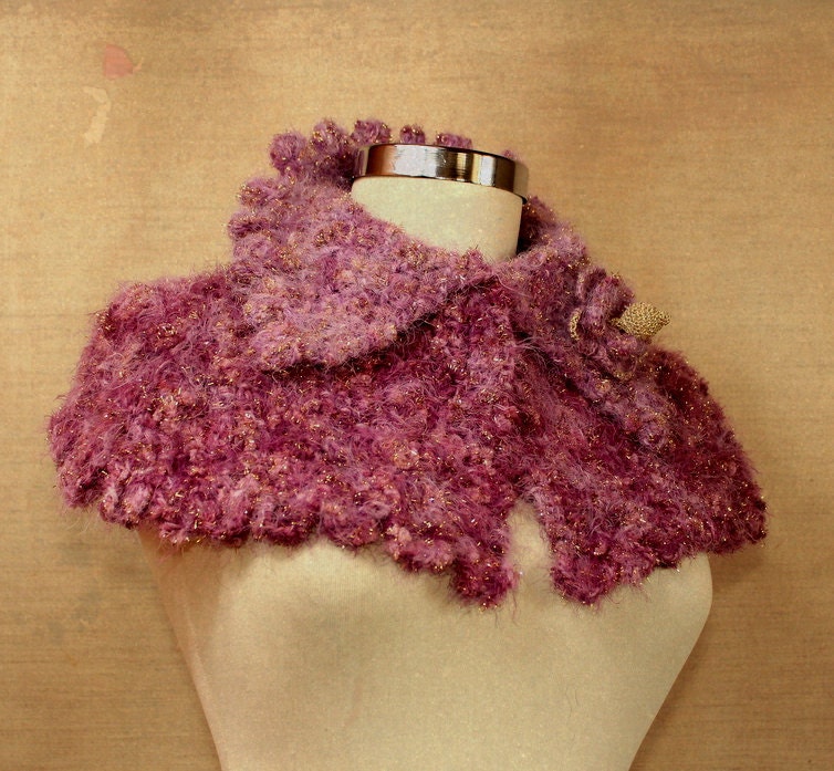 Vanity Fair / Knit Pink Lilac Cape Poncho / Cowl Neck Warmer / Fall Winter Fashion