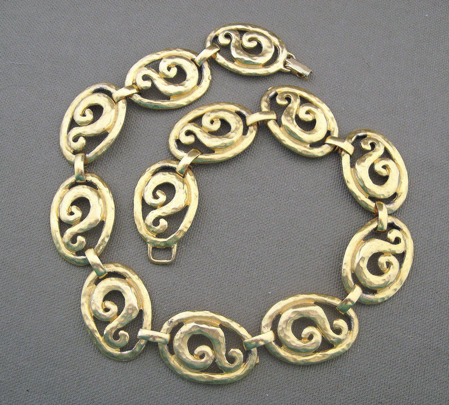 Chunky Metal Swirled Link Necklace Vintage