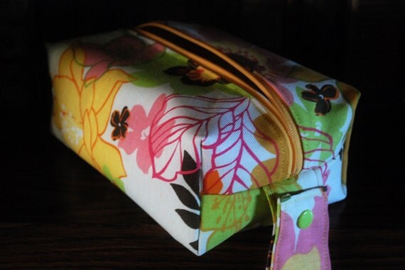 Boxy toiletry bag - cosmetic bag