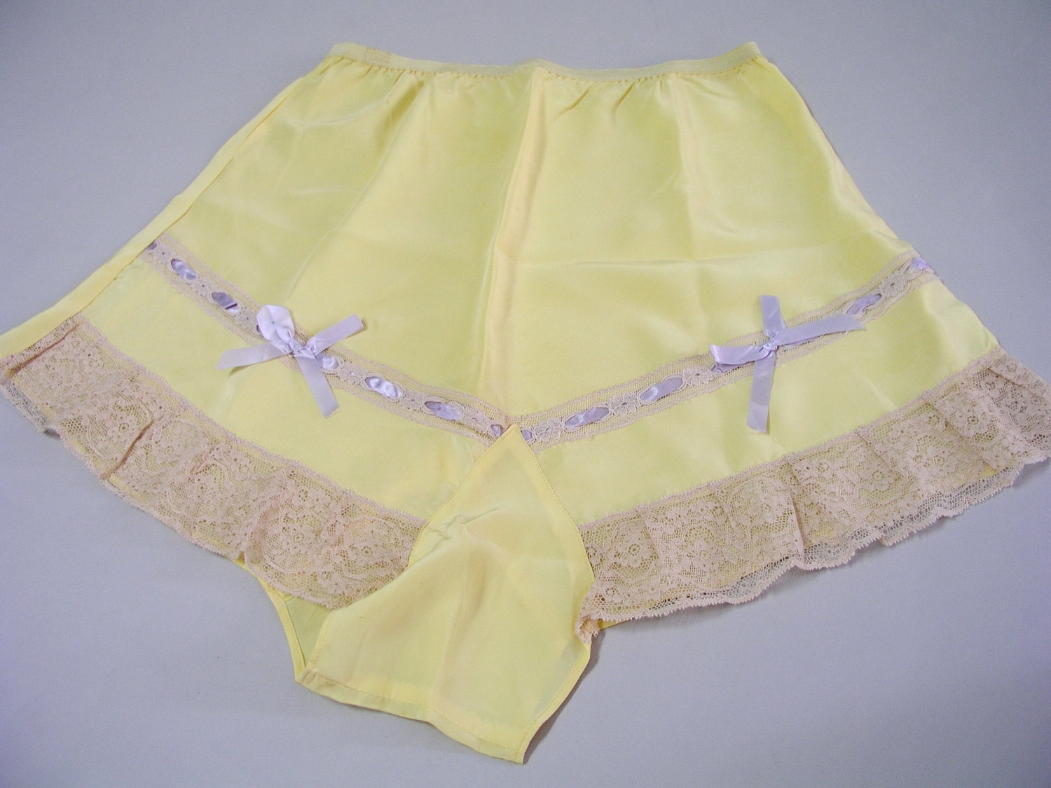 1930s Tap Panties yellow Lace Boudoir Valentines Day blue Ribbon bows
