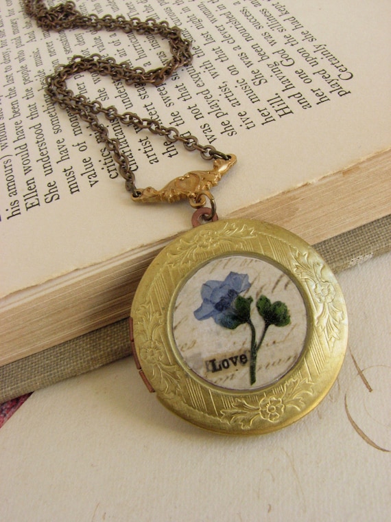 Forget-Me-Not Flower Locket -romantic pressed flower necklace-