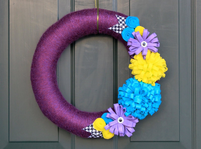 Yarn Wreath, 14" Spring Wreath: Plum with Neon Felt Flowers and Houndstooth Felt Leaves