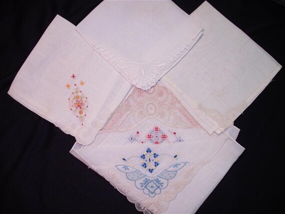 Handkerchiefs - Vintage Embroidered Laced Hanky Grouping of 5 - (L) - Hanky Panky