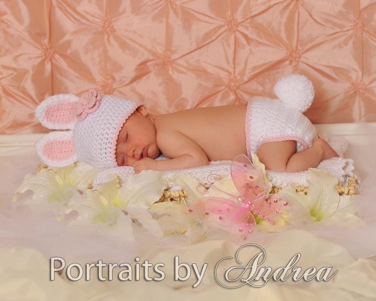 ON SALE - Easter Bunny Diaper Cover Set - Newborn or 1 to 3 Months Baby Girl or Boy - White and Pale Pink with Flower - Cute Photo Prop