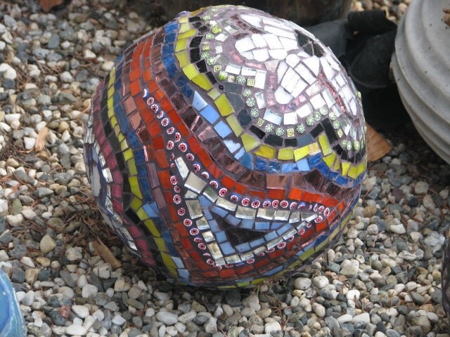 mosaic-garden-sphere