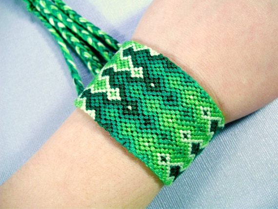 St. Patrick's Day Triple Flames Friendship Bracelet - Shades of Green