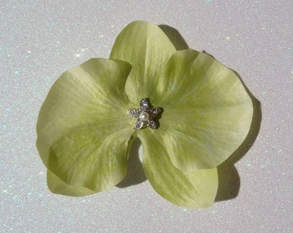 Destination Wedding Green Orchid Flower with Rhinestone STARFISH and pearl / bridal off white ivory orchid hair flower clip BEACH