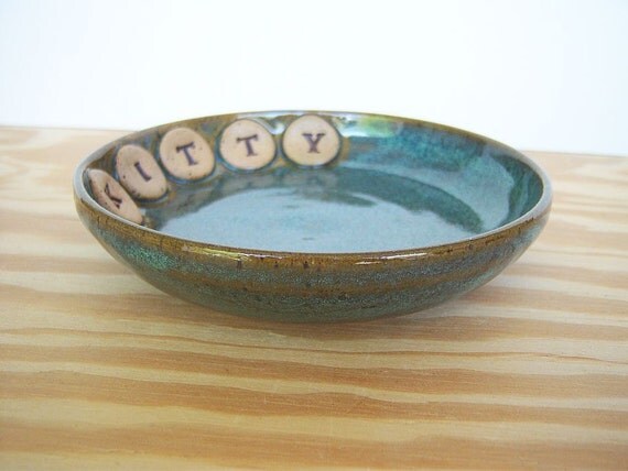 Stoneware Kitty Dish in Sea Mist Glaze