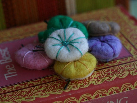Sparkling Wildwood Bobby Pin in Emerald