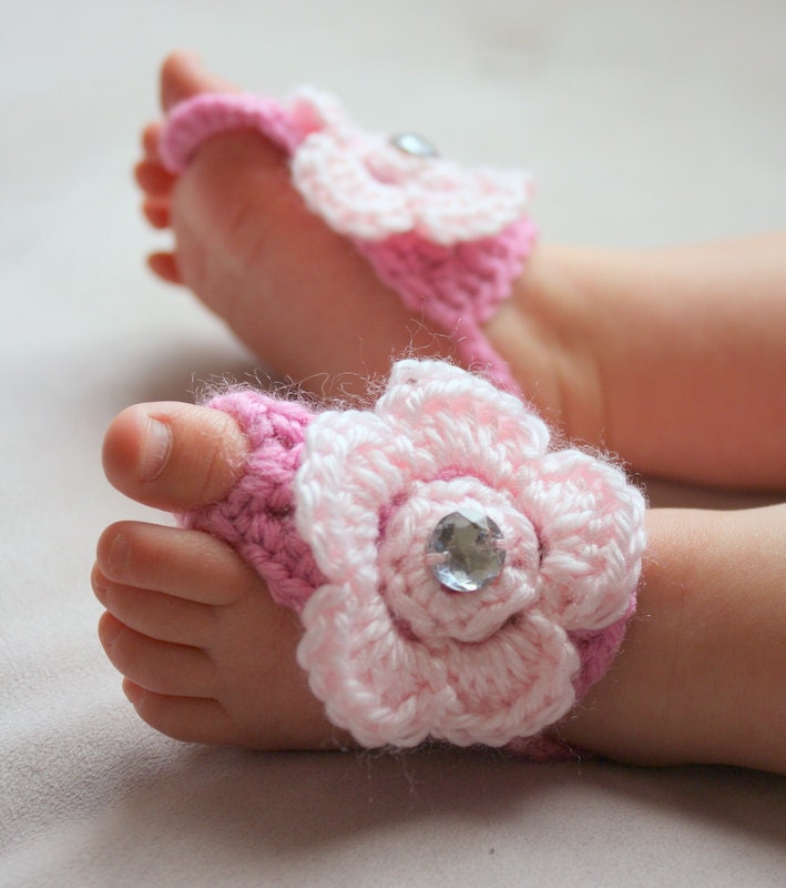 Fort Worth Mama: Barefoot Baby Sandals - Great Gift For Baby Girl