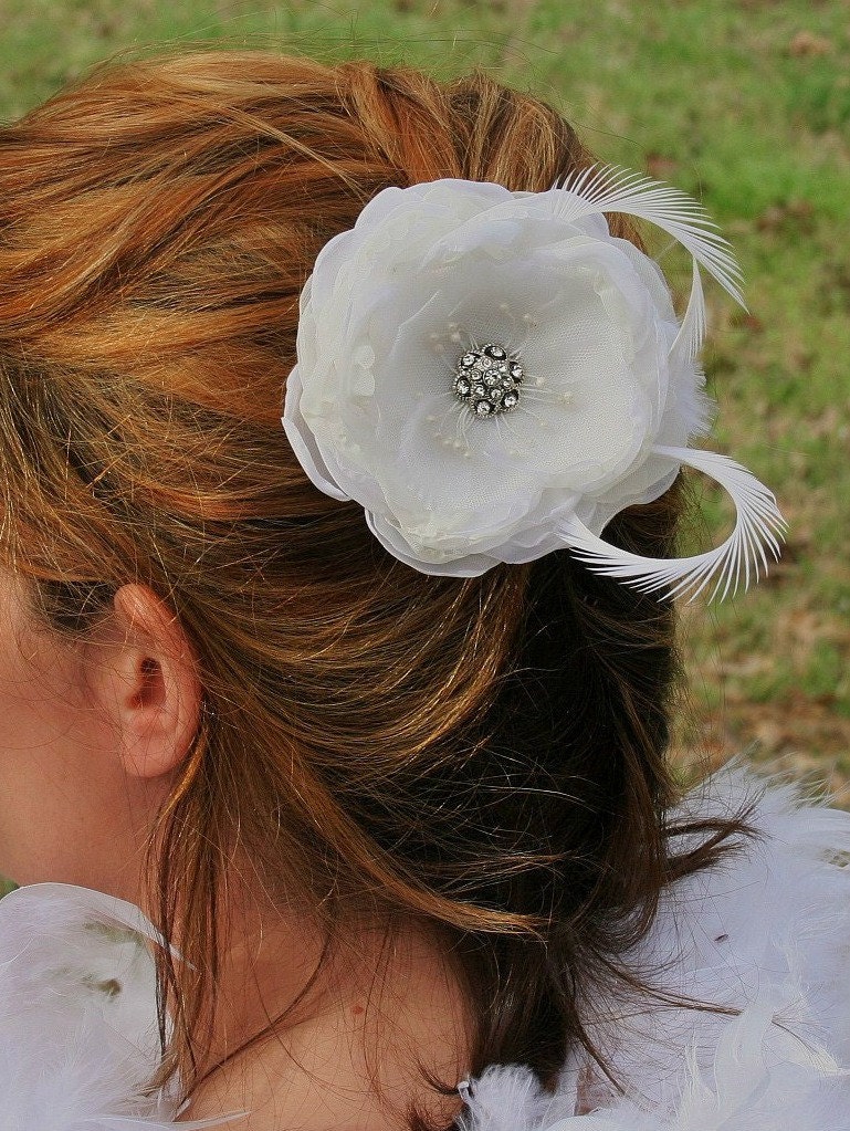 White Bridal Hair Flower, Fascinator, Hair Clip, Bridal, Feather Flower, Fascinator, Hairpiece, Headpiece, Wedding, Rhinestone, Tulle