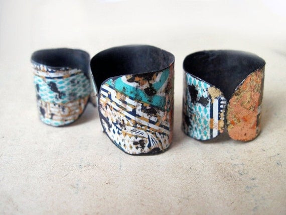 Pinchbeck. Recycled Tin Gold Bling Paper Decoupage Adjustable Ring Set.