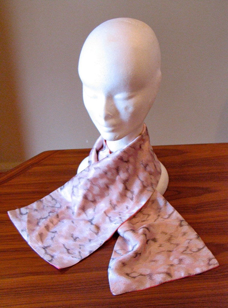 Vintage Early 1940s 'Dusty Pink Clouds' Scarf