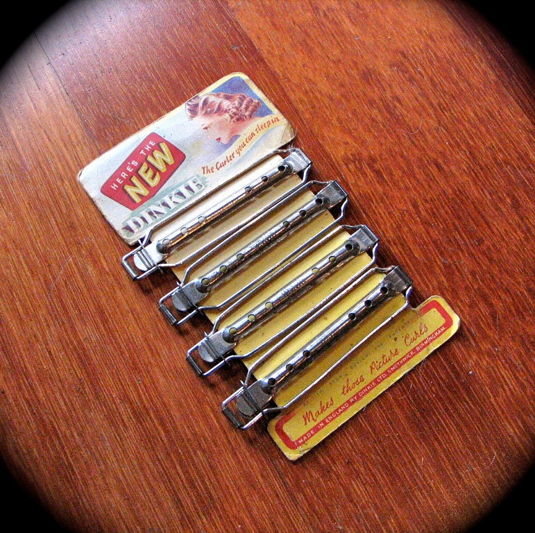 Vintage Early 1940s Dinkie Curlers on Original Card - Unused