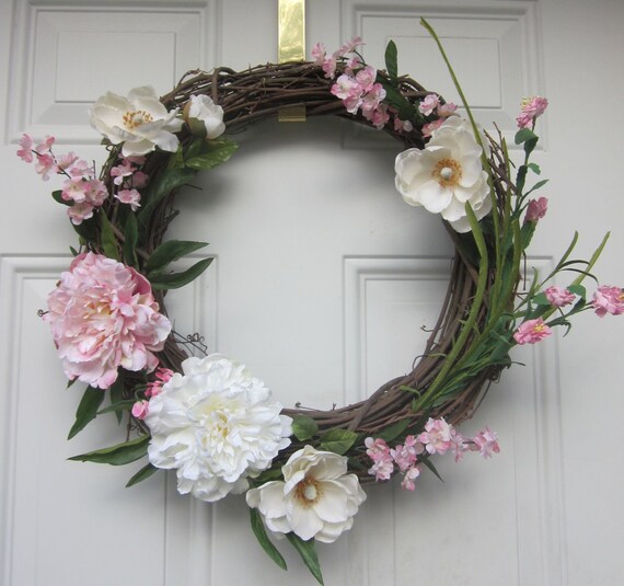 Pink and Cream Grapevine- Featured Item