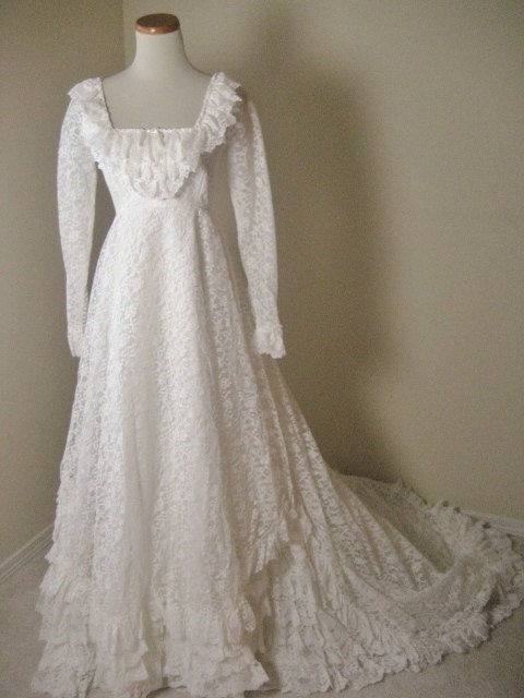 Vintage Lace Winter White Long Sleeve Wedding Dress with Train Size XSS