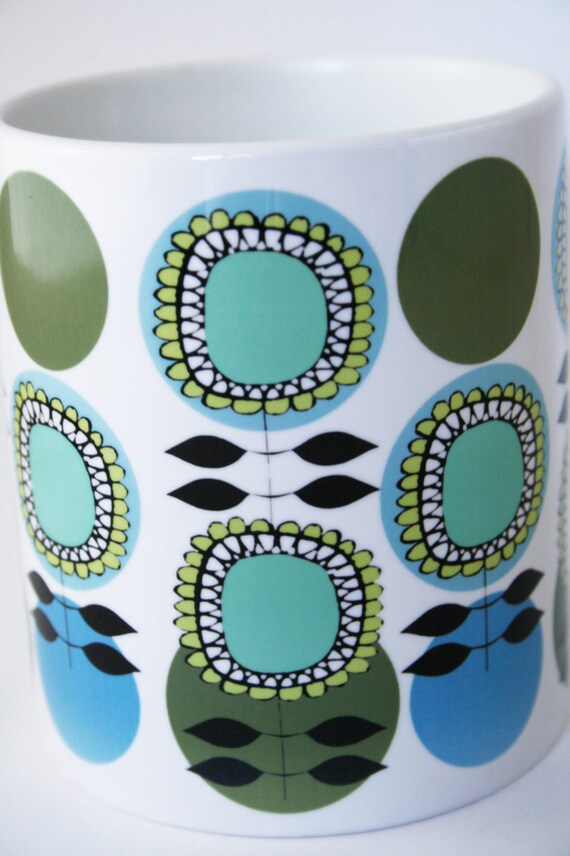 spring flower mug in blue