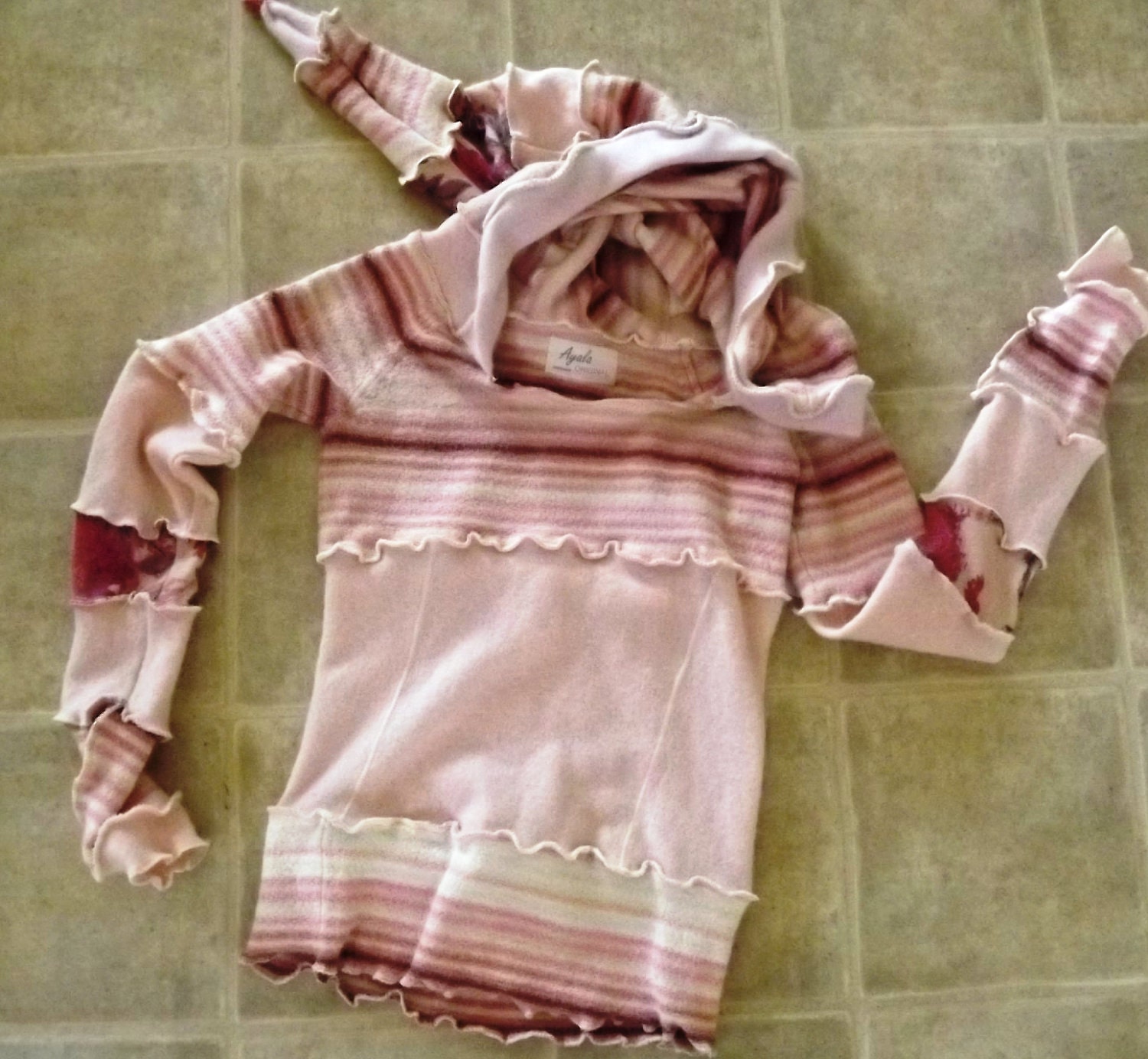 Recycled cashmere sweater hoodie in pink