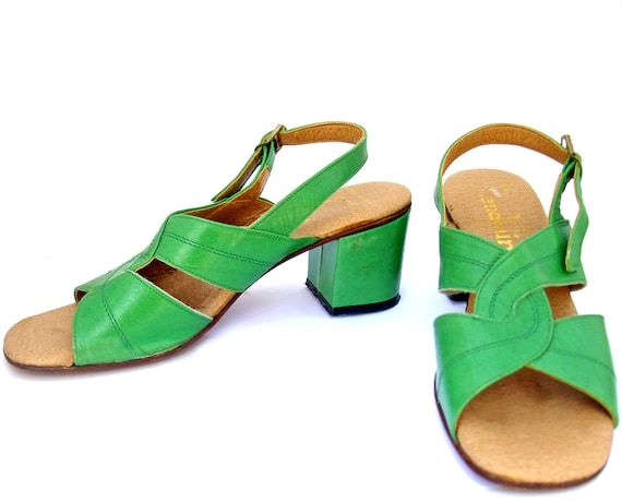 Vintage 60s Shoes Green Leather Sandals Chunky by mysweetiepiepie