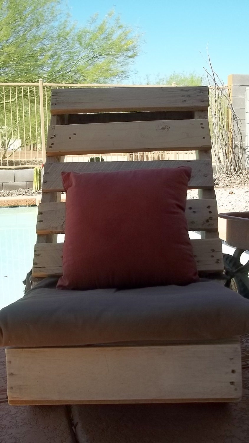 Pallet upcycled silla del patio