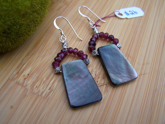 Black Lip Shell Earrings Preview 3
