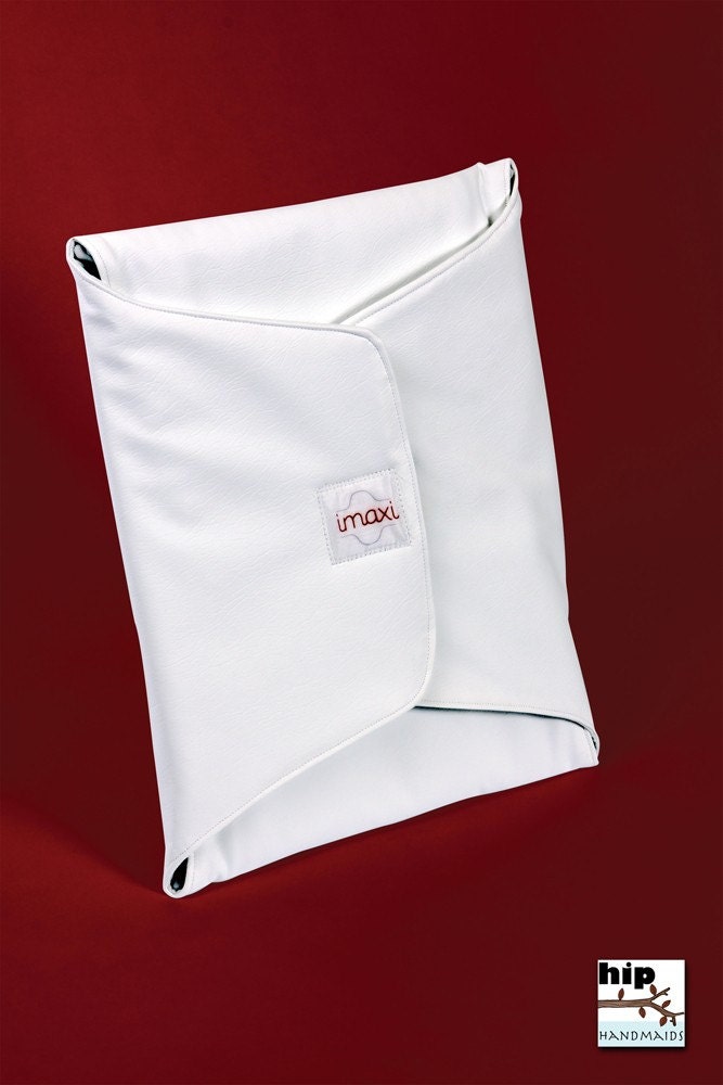 iMaxi - The original Apple iPad Case/Cover with Protective Wings - White/White
