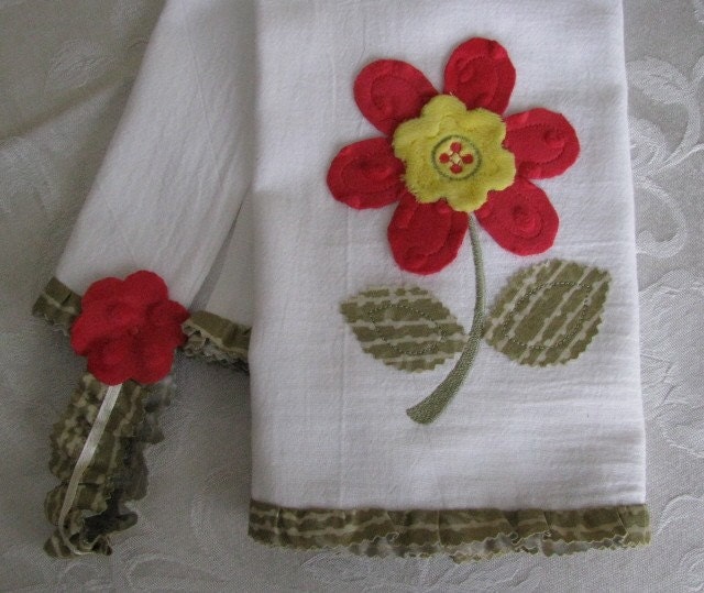 american folk flower design tea towel  one of a kind summer d cor tea towel