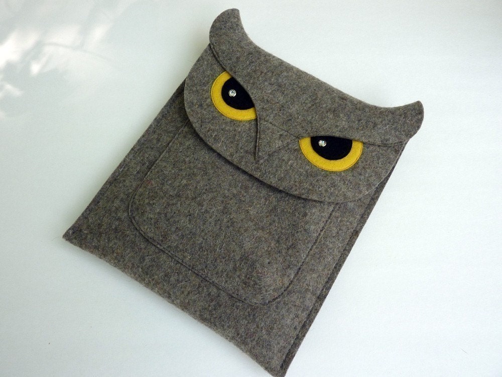iPad sleeve - Owl in natural grey designer felt