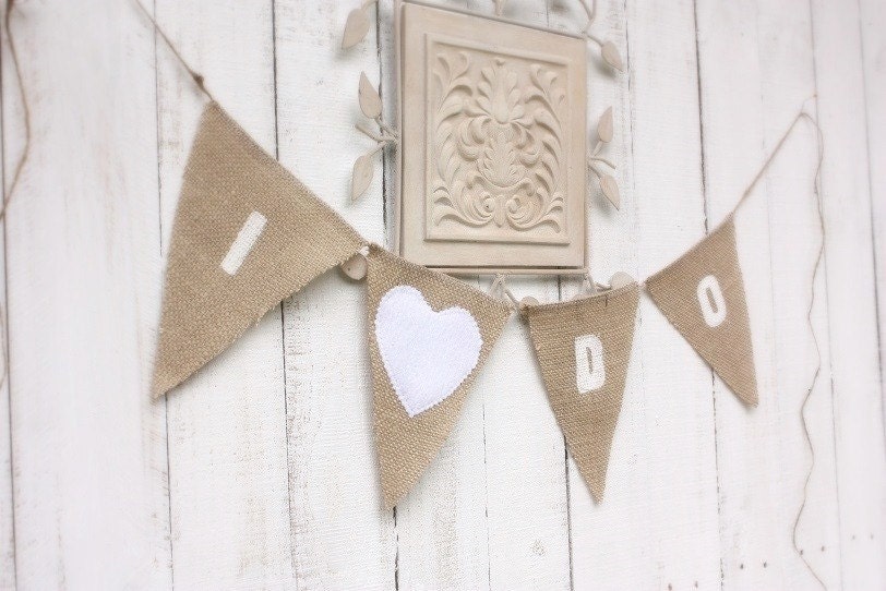 I do wedding Burlap banner with white felt heart