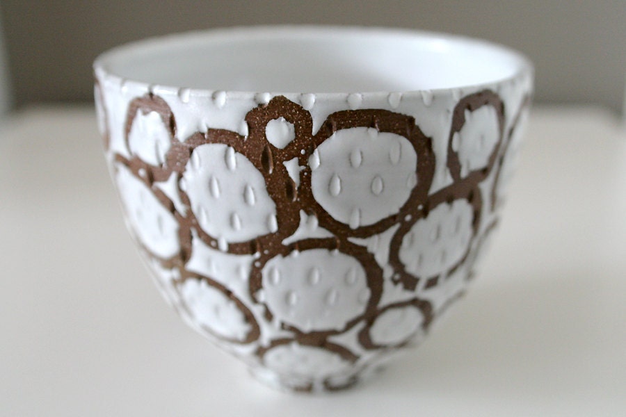 Circles and Raindrops Carved Stoneware Bowl / Brown and White Circles / "PÖL"