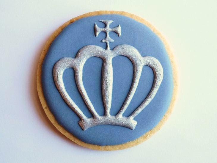 Royal Crown Cookies in Blue and Silver for Father's Day- Set of 6