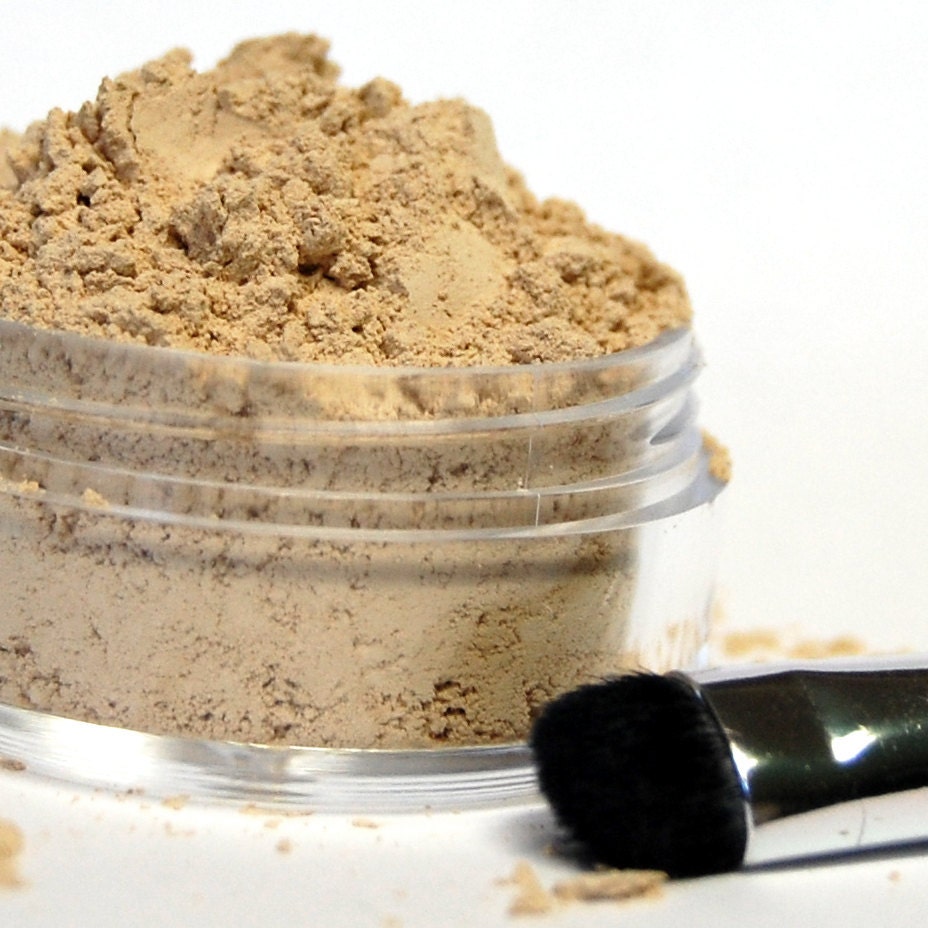 ALMOND Concealer - All Natural Concealing Powder (BC2 - for porcelain to fair skin with beige undertones)