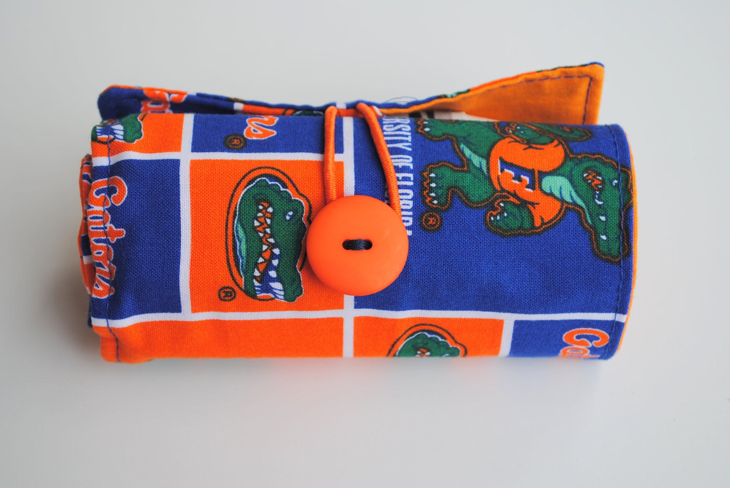 Crayon Keeper Roll Florida Gators holds 18 crayons 8 Crayola crayons included