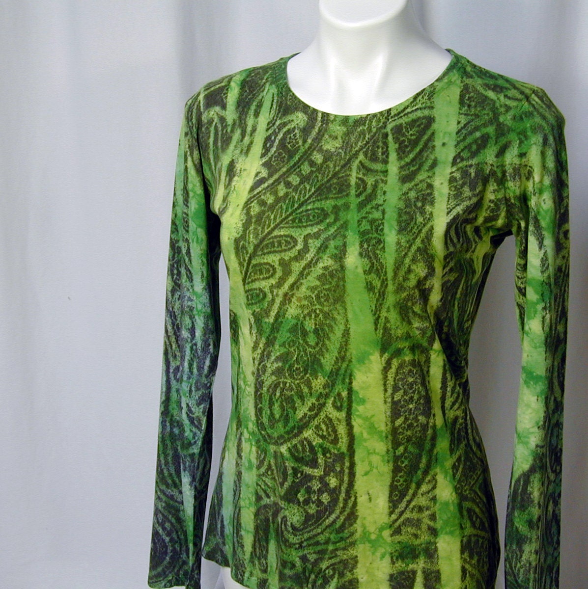 Cicada and Black Paisley Atomic Lace Top (small)