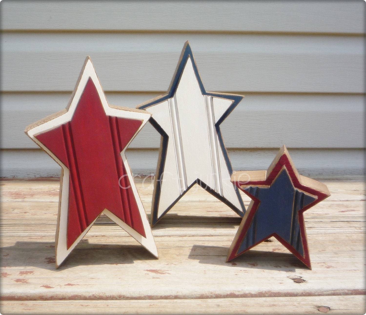 Wooden Freestanding Primitive Star Trio