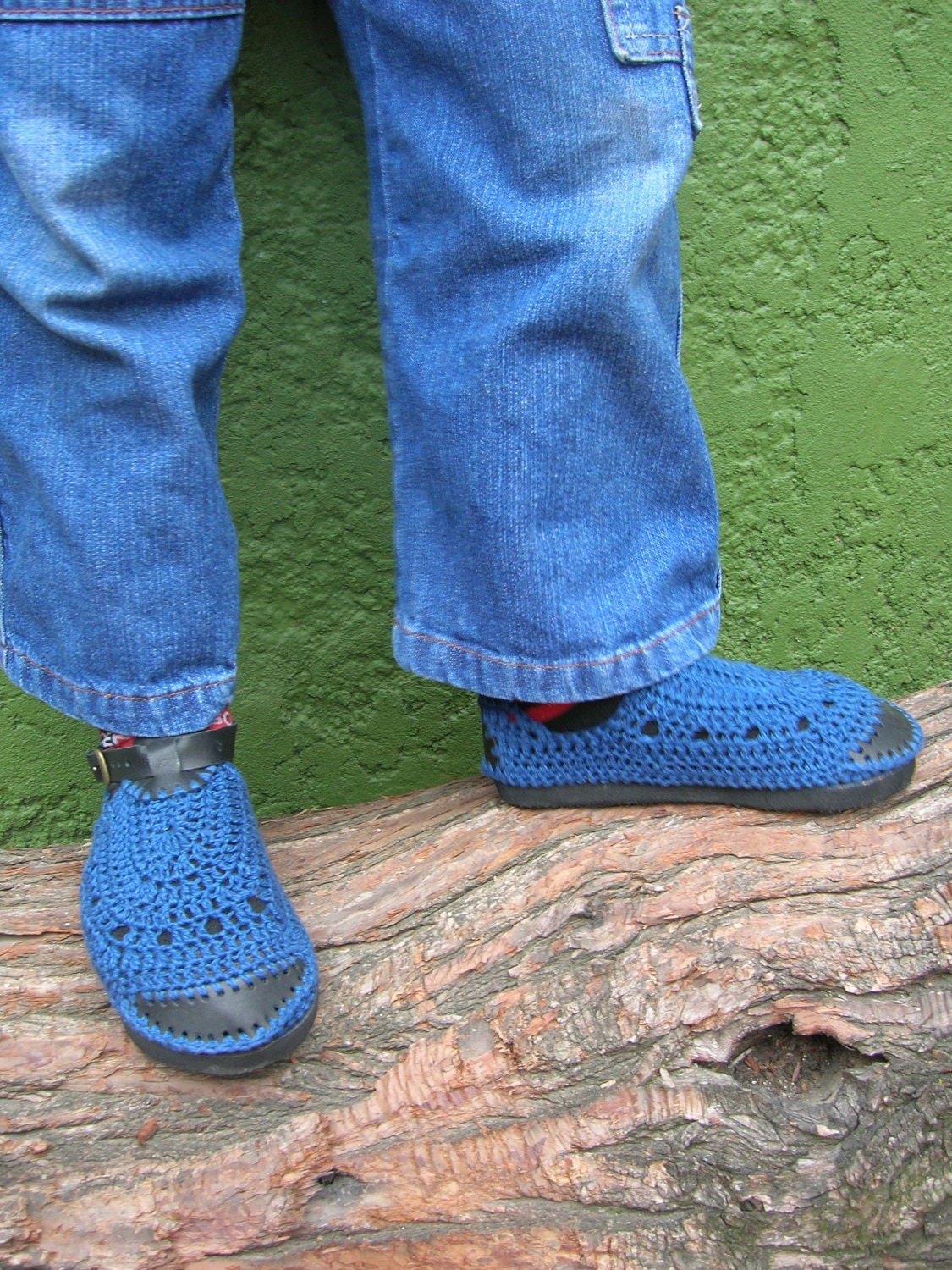 NEW - UNISEX Sandals - Choose your colors