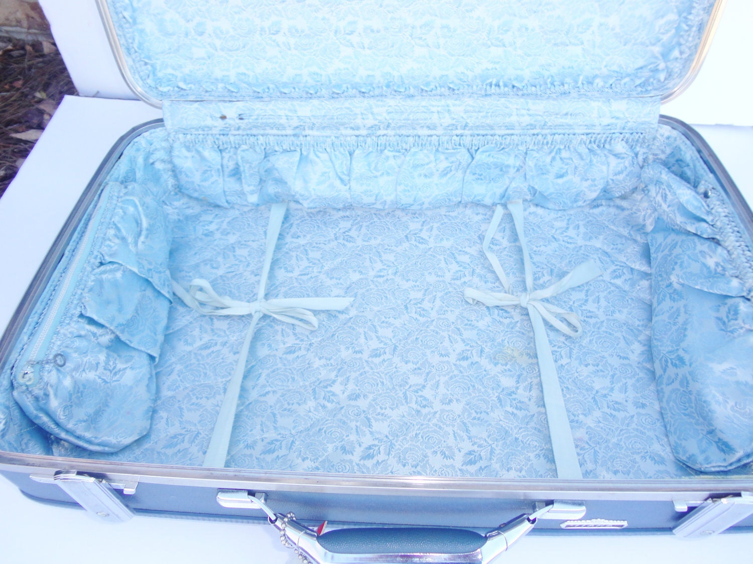 Vintage Blue American Tourister Luggage - Baby Blue Interior