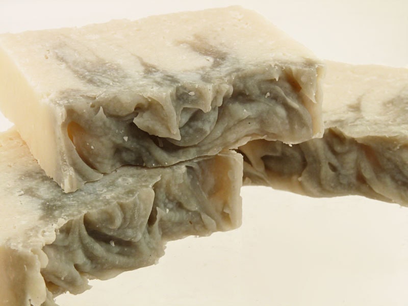 Peppermint Twist Spa Soap - 100% natural soap with sea salt, peppermint essential oil, almond and avocado oil - palm-free, vegan friendly