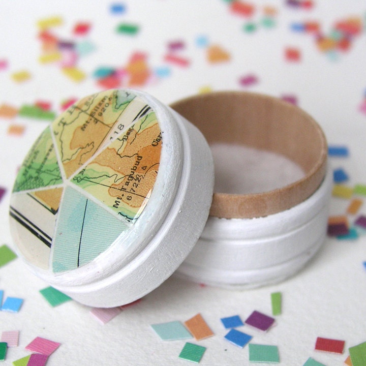 Treasure Ring Box vintage Map white