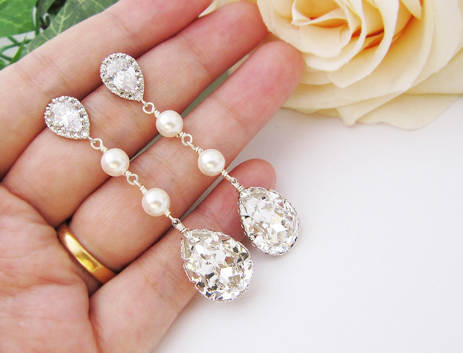 Wedding Jewelry Bridal Earrings Bridesmaid Earrings Cubic zirconia earrings with Clear White Swarovski Crystal and Pearls Tear drops