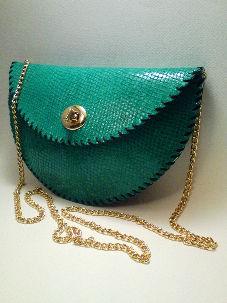 Handmade emerald colour patent leather purse / Feels like snake