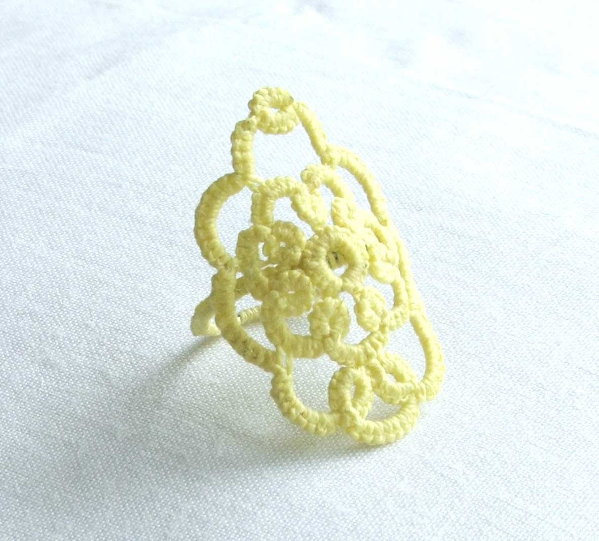 Large Oval Lace ring in soft lemon yellow.