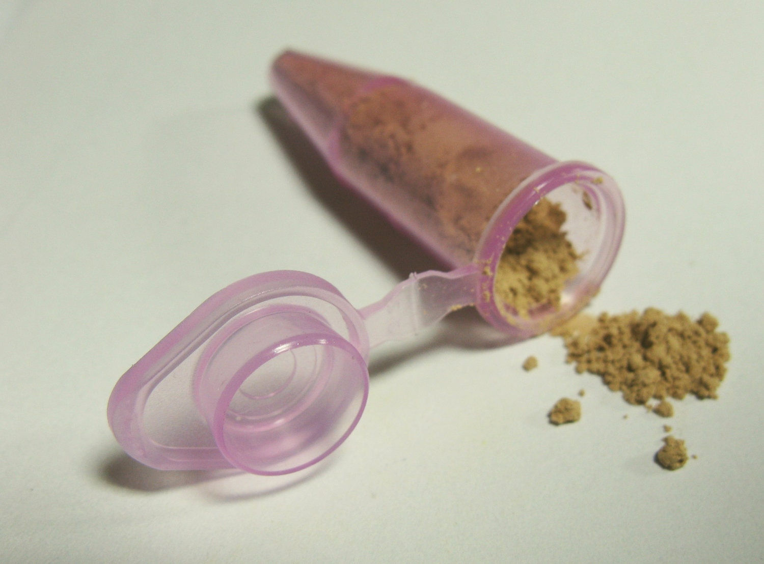 Concealer Light or Medium Refill Tube