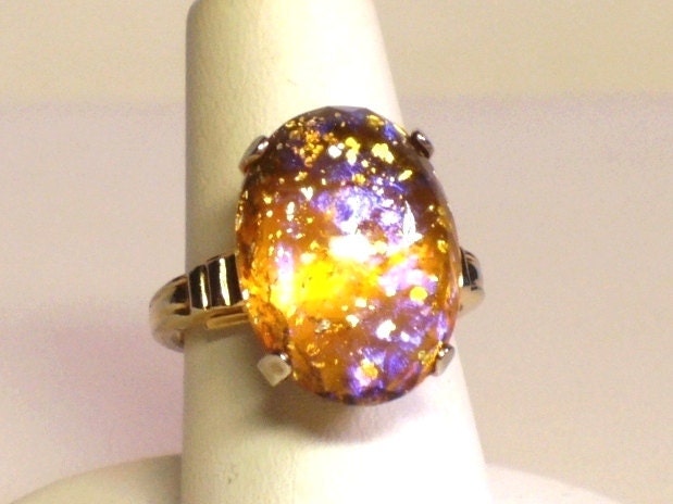 Confetti Cabochon Ring Prong Set in Gold Setting