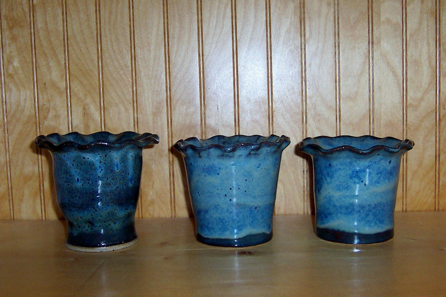 Small Ruffle top vase