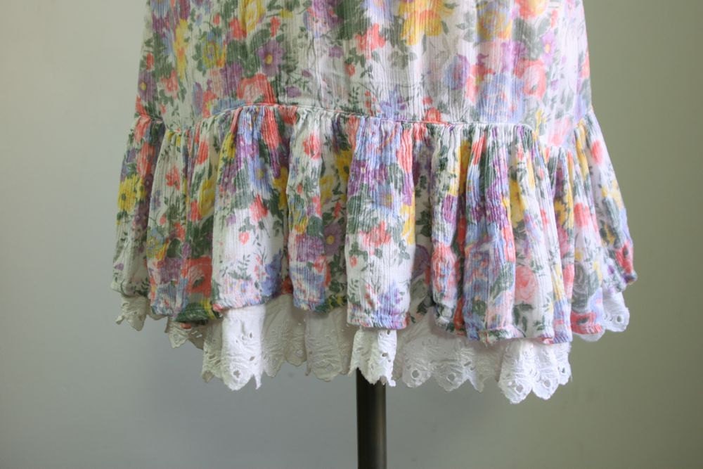 Pastel floral babydoll dress / grunge / garden party / eyelet lace / ruffle